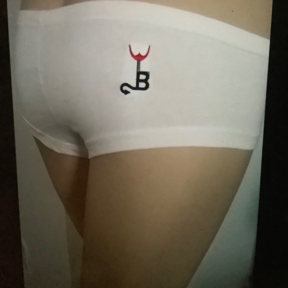 Hot Shorts - Picture 1 of 1